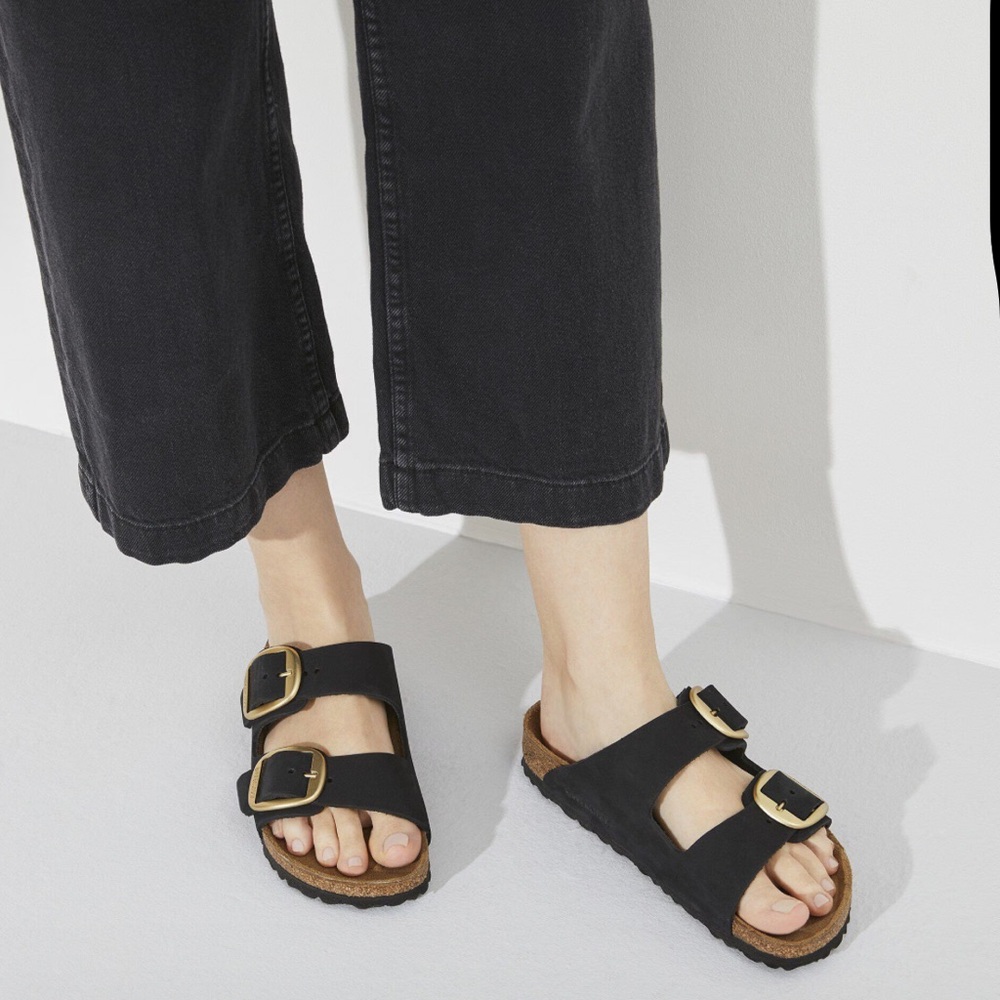 BIRKENSTOCK Arizona Big Buckle Nubuk Leather
Color: Black  women Sz 37 US 6-6.5